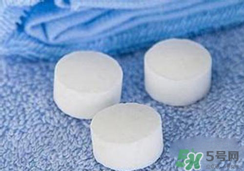 樟腦丸對跳蚤有用嗎？樟腦丸可以除跳蚤嗎？