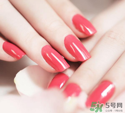 冬天涂什么顏色的指甲油好看？冬天適合什么顏色的指甲油？