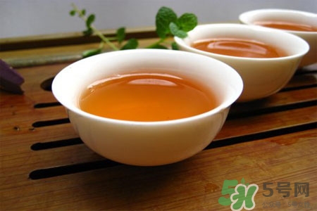 冬天喝菊花茶好嗎？冬天喝菊花茶加枸杞好嗎？
