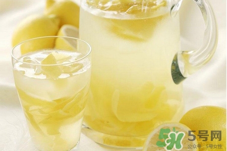 檸檬水可以用熱水泡嗎？檸檬水用涼水泡還是熱水泡？