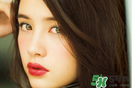 冬天適合什么顏色的口紅？冬天涂什么顏色口紅好看？