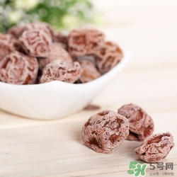 兩歲寶寶可以吃話(huà)梅嗎?寶寶吃話(huà)梅好嗎注意什么