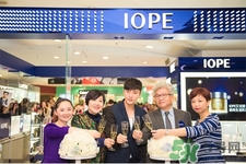 iope氣墊粉底替換裝怎么換？亦博氣墊bb霜怎么換替換裝？