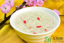 米酒能下奶嗎？產(chǎn)婦喝米酒能下奶嗎？