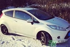 冬天早上車玻璃上的冰霜怎么弄？冬天早上車玻璃上的霧怎么弄？