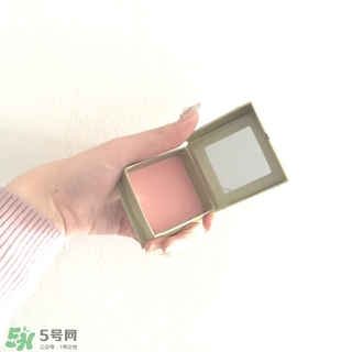 貝玲妃蒲公英蜜粉怎么用？benefit貝玲妃蒲公英蜜粉使用方法