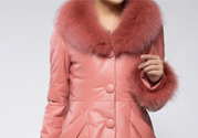 冬天穿皮衣和羽絨服哪個更保暖？冬天穿皮衣好還是羽絨服好？