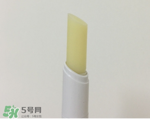 依泉和dhc唇膏哪個(gè)好？依泉唇膏和dhc唇膏哪個(gè)好？