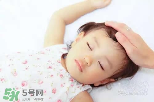 寶寶喜歡撞頭是怎么回事？寶寶喜歡撞頭怎么辦？