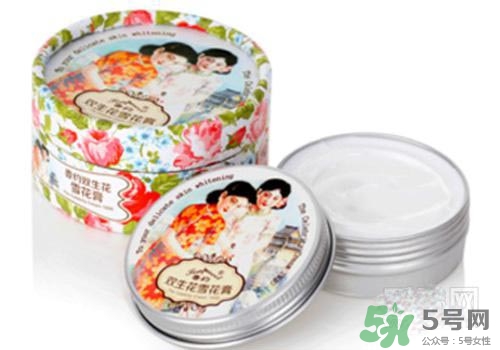 雪花膏適合油性皮膚嗎？油性皮膚可以用雪花膏嗎？
