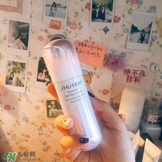 資生堂新透白精華和小燈泡哪個(gè)好？資生堂新透白精華和小燈泡對(duì)比