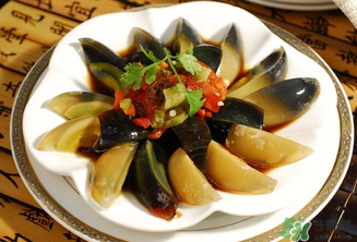 皮蛋有黑點能吃嗎？皮蛋有毒嗎？