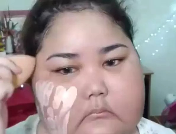 臉胖怎么化妝好看？臉大怎么化妝好看