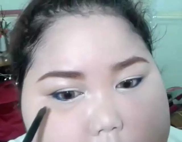 臉胖怎么化妝好看？臉大怎么化妝好看