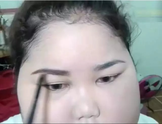 臉胖怎么化妝好看？臉大怎么化妝好看