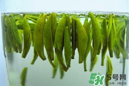 口含茶葉能治口臭嗎？口含茶葉有什么作用？