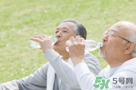 老年人免疫力低下吃什么好？老人免疫力低下吃什么好？
