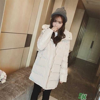 小個子女生適合穿什么羽絨服？個子矮的女生適合什么羽絨服