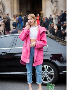 女生過(guò)年穿什么衣服？女生過(guò)年穿衣搭配