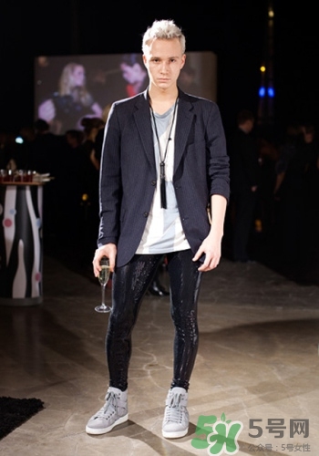 過年男生穿什么衣服？過年男生穿衣搭配