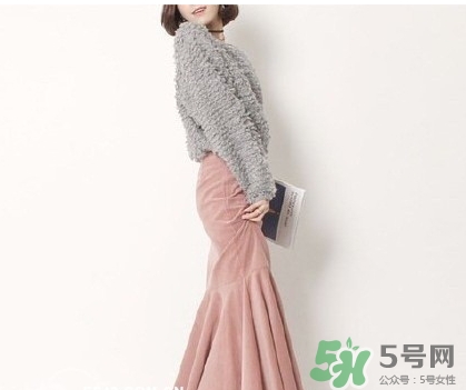 年會女生穿什么？女生年會穿衣搭配