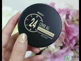 mistine24小時不脫妝散粉怎么用？mistine24小時蜜粉使用方法