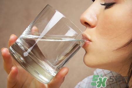 霧霾天為什么要多喝水？霧霾天要喝多少水才健康？