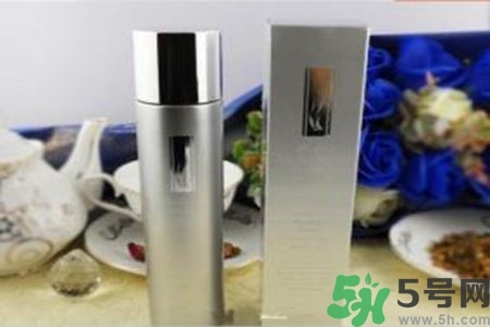 AHC神仙水效果怎么樣？AHC神仙水怎么用？