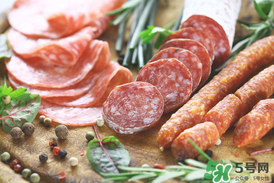 腌肉一斤放多少鹽？腌肉用什么鹽？