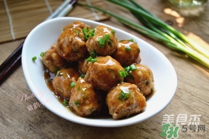 肉丸子可以用面粉嗎？肉丸子用什么粉？