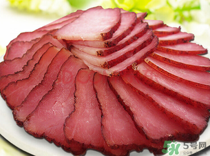 腌肉發(fā)霉了還能吃嗎？腌肉長(zhǎng)霉怎么辦？