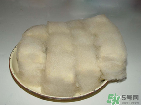 霉豆腐發(fā)霉了還能吃嗎？霉豆腐發(fā)霉有幾種顏色？