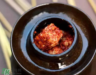 霉豆腐發(fā)黑還能吃嗎？霉豆腐長(zhǎng)黑點(diǎn)還能吃嗎？