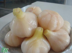 腌大蒜變綠還能吃嗎？大蒜腌制后變綠能吃嗎？