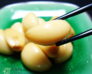 腌大蒜變綠還能吃嗎？大蒜腌制后變綠能吃嗎？