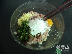 肉丸子可以用面粉嗎？肉丸子用什么粉？