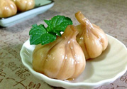 腌大蒜變綠還能吃嗎？大蒜腌制后變綠能吃嗎？