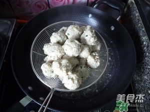 肉丸子可以用面粉嗎？肉丸子用什么粉？