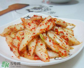 腌白菜放多少鹽？腌白菜放鹽比例
