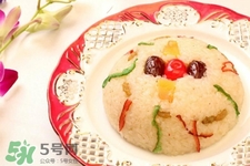 八寶飯?jiān)趺醇訜幔堪藢氾埞揞^怎么加熱？
