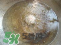 做藕丸子要放多少鹽？一斤藕做藕圓子放多少鹽合適？