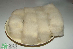 霉豆腐長黑毛能吃嗎？霉豆腐為什么長黑毛？
