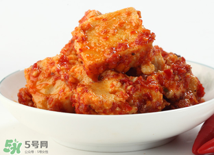 霉豆腐長黑毛能吃嗎？霉豆腐為什么長黑毛？