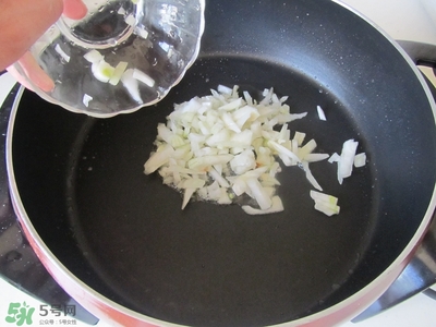 一斤魚(yú)可以做多少魚(yú)丸？一斤魚(yú)可以做幾個(gè)魚(yú)丸？