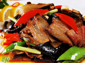 臘肉蒸什么菜好吃？蒸臘肉放什么材料好吃？