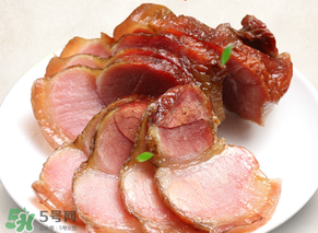 臘肉蒸什么菜好吃？蒸臘肉放什么材料好吃？