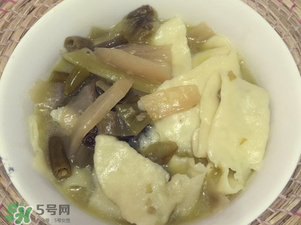 酸菜臭了還能吃嗎？酸菜臭了對身體有害嗎？