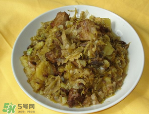 酸菜臭了還能吃嗎？酸菜臭了對身體有害嗎？