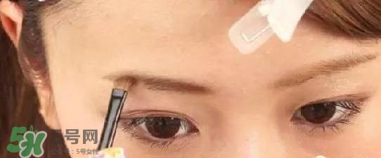 液體眉筆怎么用？液體眉筆使用方法