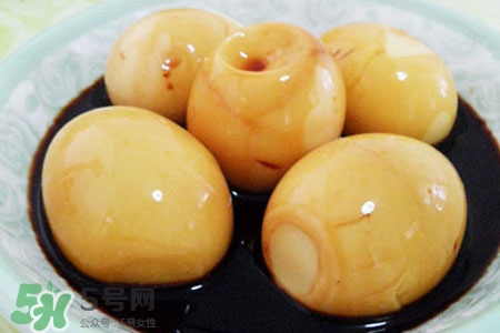 腌雞蛋要加料酒嗎？腌雞蛋時(shí)放料酒行嗎？